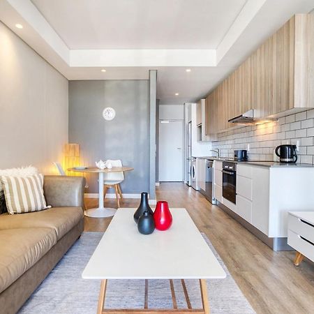 Backup-Powered Trendy City Balcony Apartment Cape Town Exterior photo