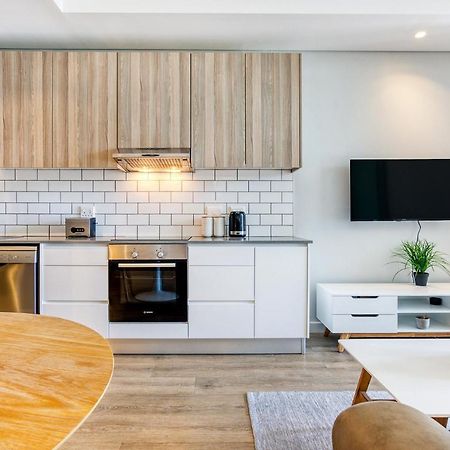 Backup-Powered Trendy City Balcony Apartment Cape Town Exterior photo