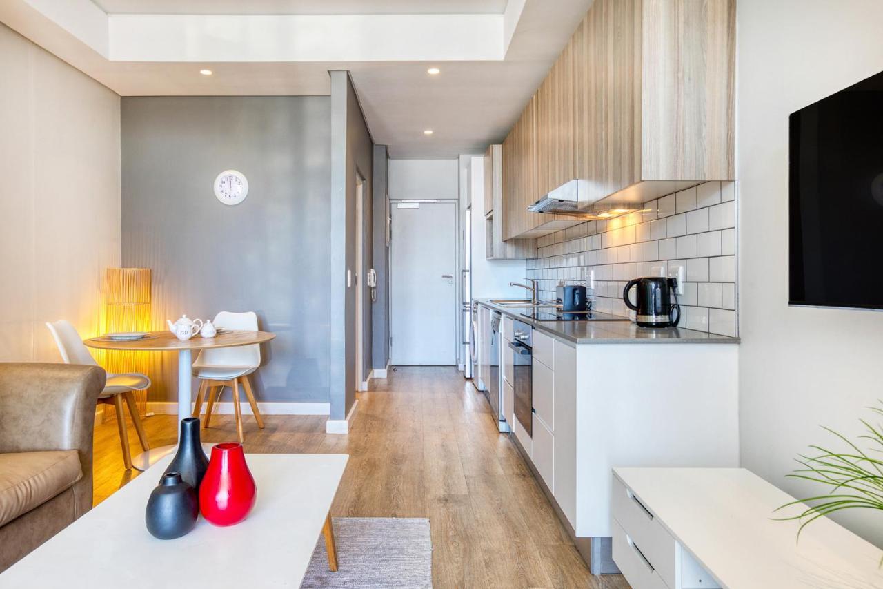 Backup-Powered Trendy City Balcony Apartment Cape Town Exterior photo