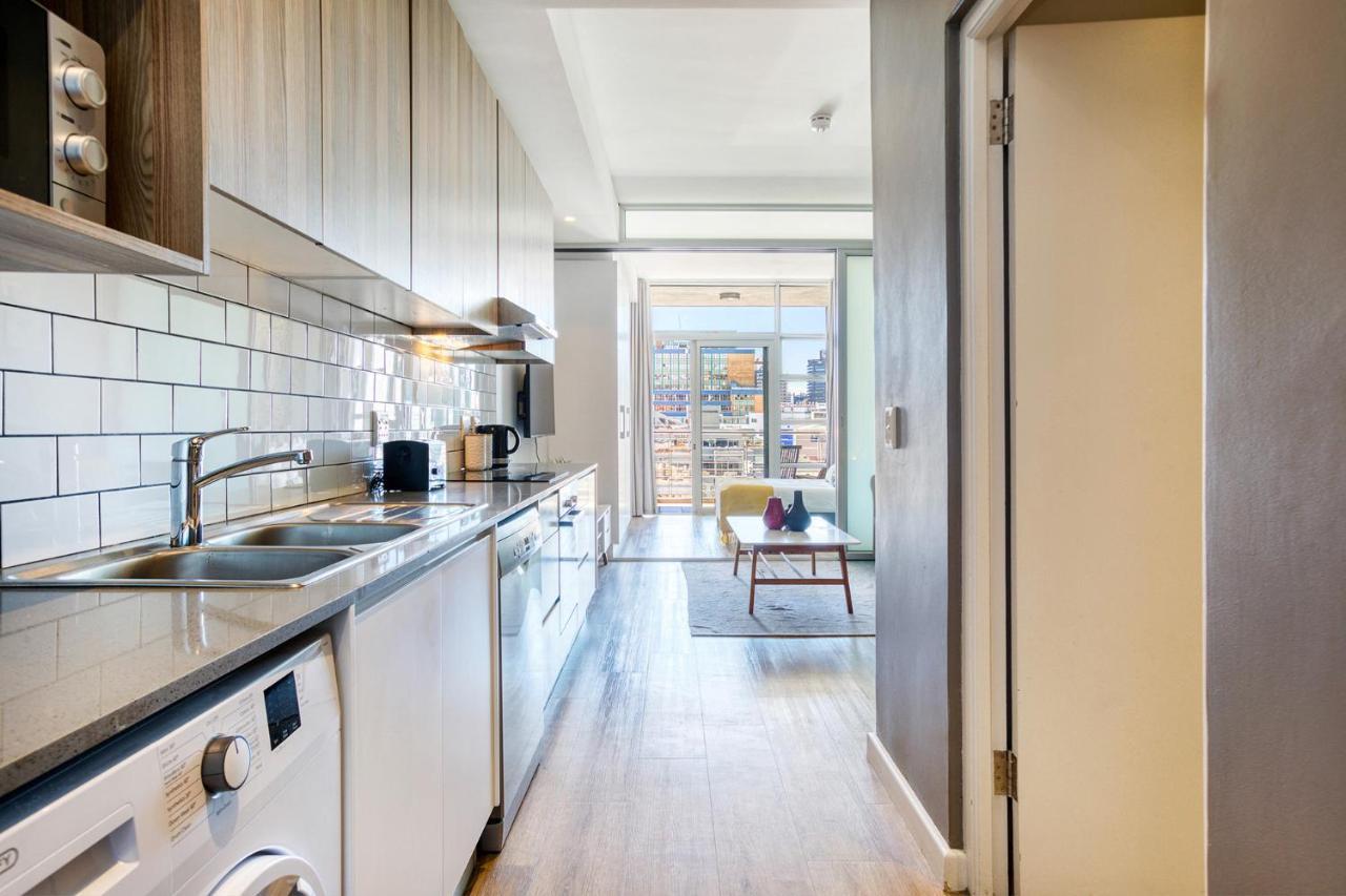 Backup-Powered Trendy City Balcony Apartment Cape Town Exterior photo
