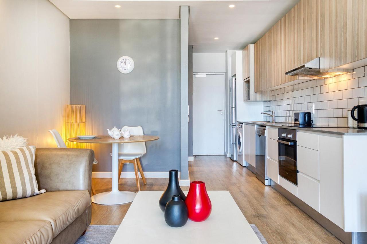 Backup-Powered Trendy City Balcony Apartment Cape Town Exterior photo