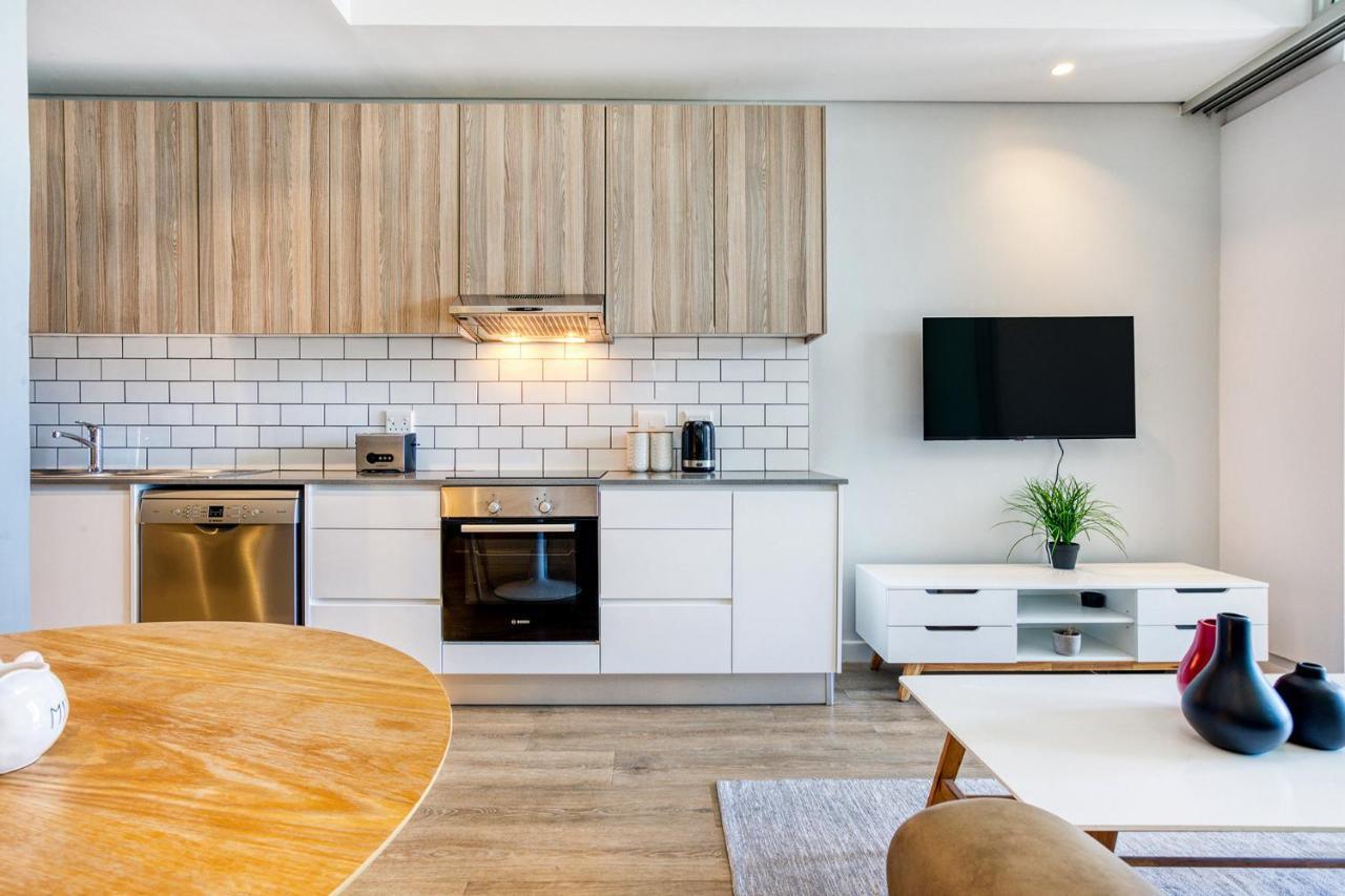 Backup-Powered Trendy City Balcony Apartment Cape Town Exterior photo