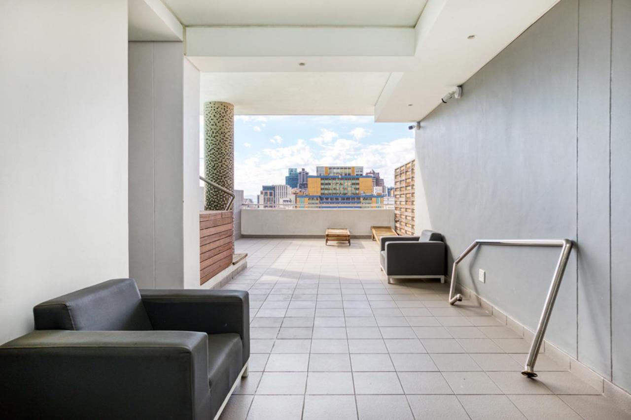 Backup-Powered Trendy City Balcony Apartment Cape Town Exterior photo